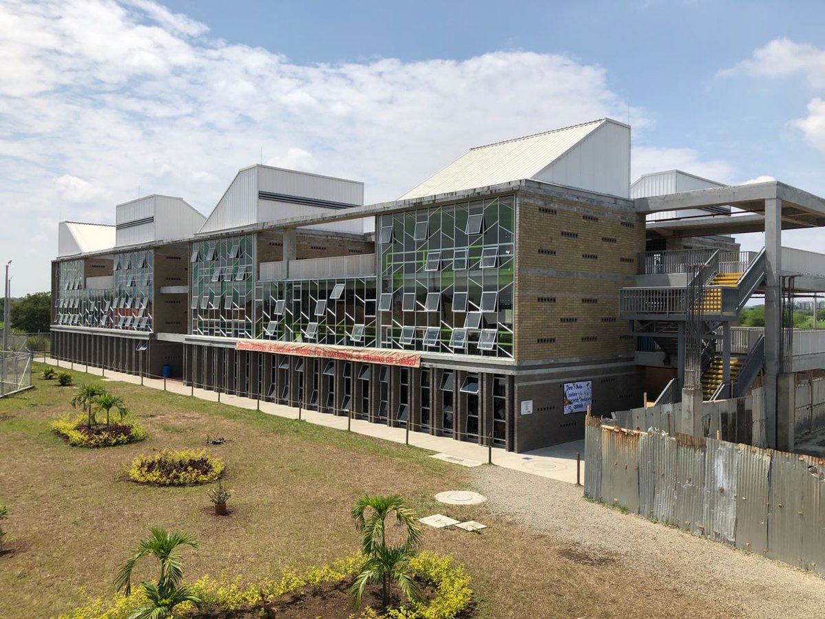 Mineducacion's tweet image. Este colegio Llano Verde, ayuda y ayudará a miles de niños de Cali a construir el futuro que sueñan. #EducaciónParaElProgreso