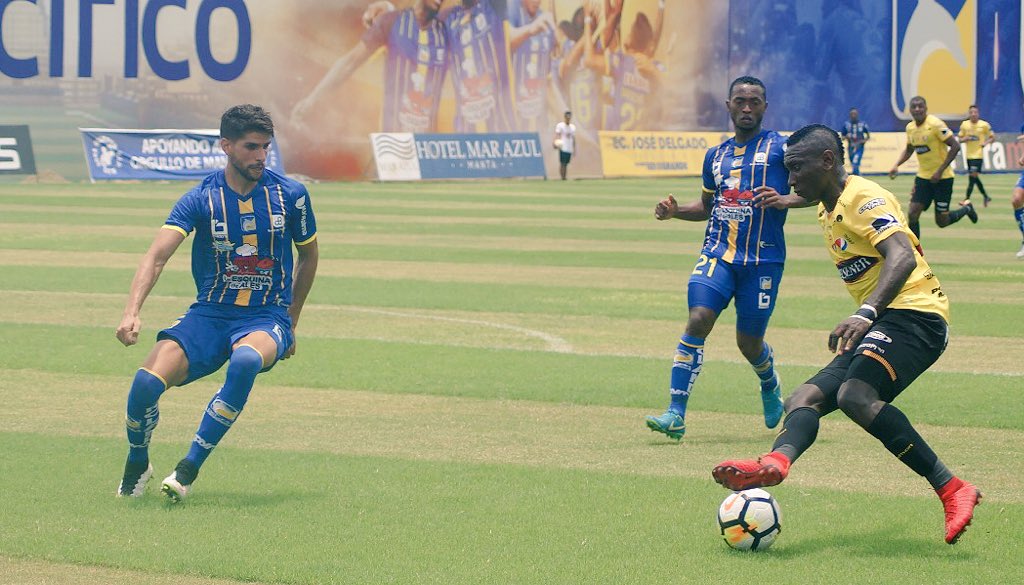 BarcelonaSC's tweet photo. “Contentos por estar en el primer lugar. Todos los partidos, nos tocará pelear por ese puesto que hemos logrado”. #ECastillo 🎙 https://t.co/ZyE6aZPsFs