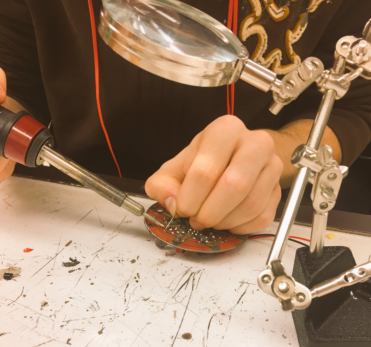 Mr_Vasich's tweet photo. Building some IR activated robots in #Electronics2 https://t.co/MCxYL6VfBP