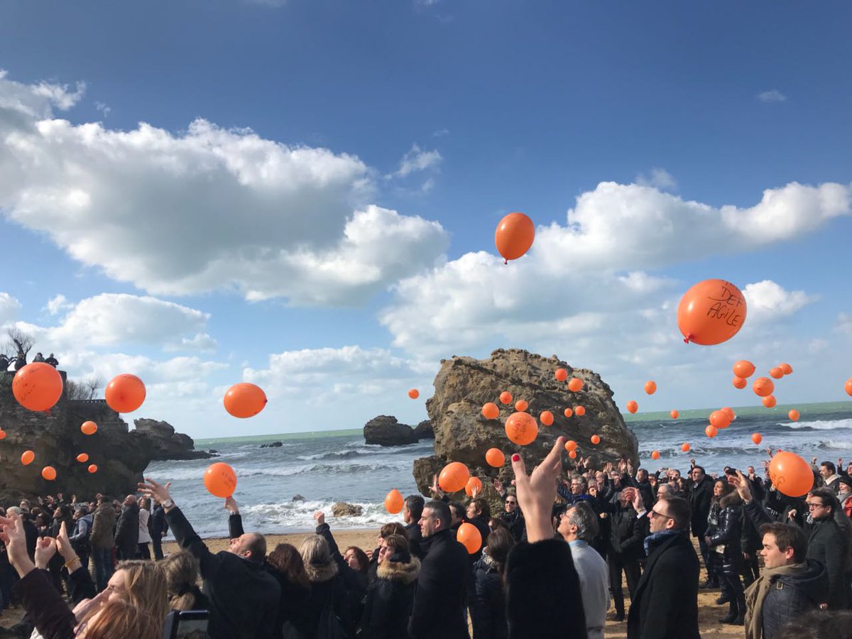Sylvie Bertrand (@sylviebeee) on Twitter photo Quand le collectif #OneDEF se met à rêver après avoir fêté ses succès, construit les étapes clés de demain & boosté son agilité managériale... beaucoup d enthousiasme et d énergie..
Merci <a href="/pierreclement_/">Pierre Clement</a> , la team #OneDEF Quand le collectif #OneDEF se met à rêver après avoir fêté ses succès, construit les étapes clés de demain & boosté son agilité managériale... beaucoup d enthousiasme et d énergie..
Merci <a href="/pierreclement_/">Pierre Clement</a> , la team #OneDEF