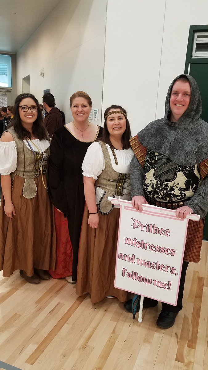 Retweeted Ramona Middle School (<a href="/Ramona_Vikings/">Ramona Middle School</a>):

It's Renaissance Fair Day at Ramona. Archery, Falconry, Music, Theater, and much more! Going to be a great day.  ift.tt/2pjWjcF