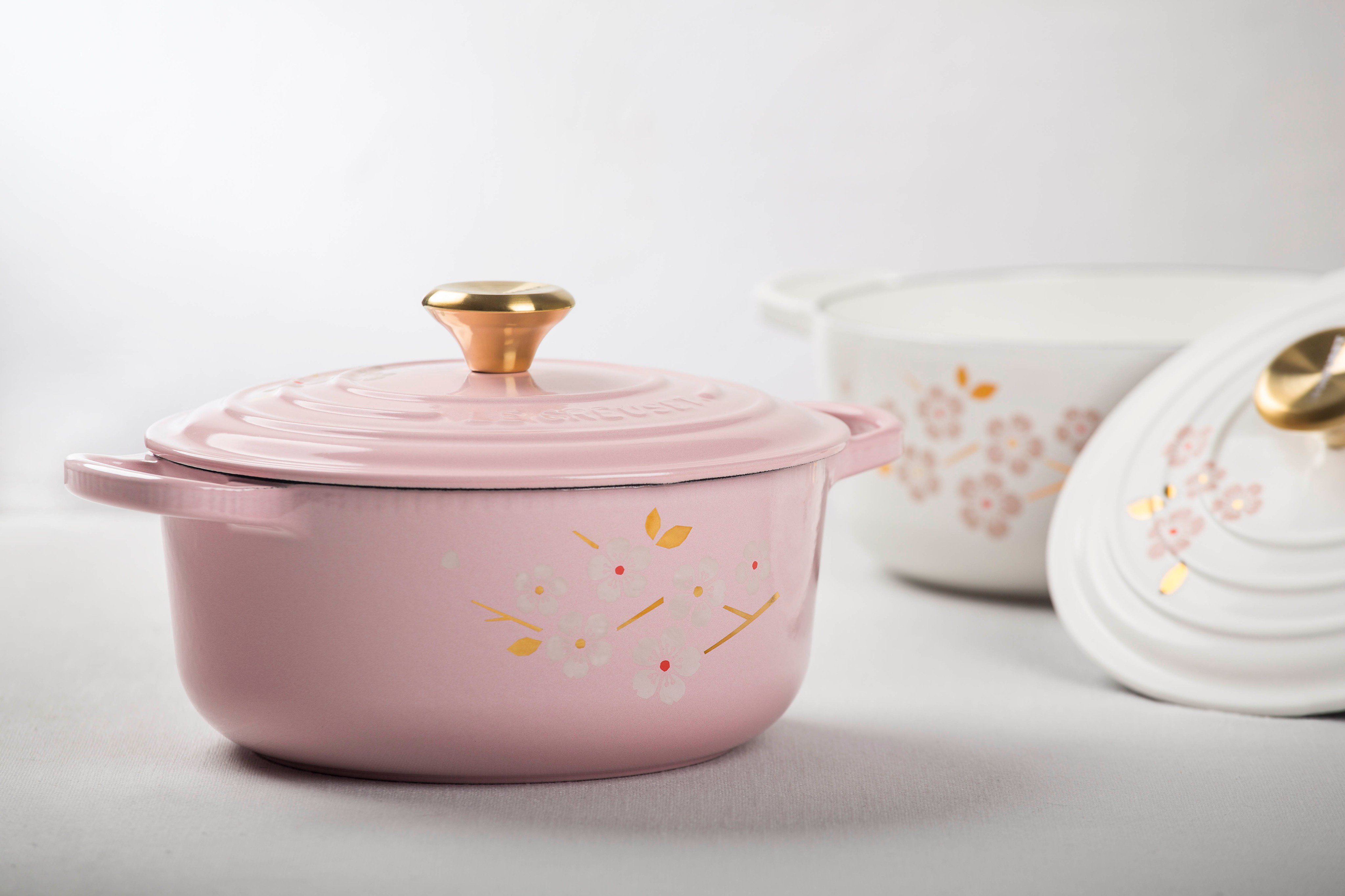 Le Creuset on Twitter: "Bonjour, Spring! Our new hand-appliqued cherry blossom collection is full bloom https://t.co/A8QmcCkuee https://t.co/hhhZpviM0E" / Twitter