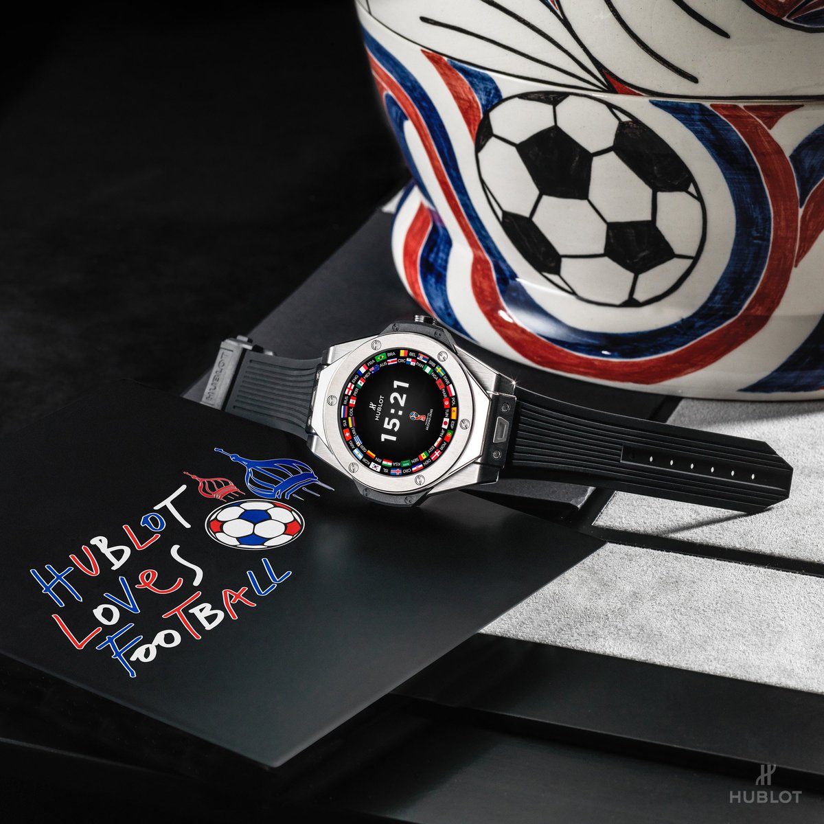 Hublot's tweet photo. #HublotBaselworld novelties. New Big Bang Referee 2018 Fifa World Cup Russia™, a smart watch that will instantly connect you to every decisive second of the matches being played at the 2018 #fifaworldcup! #HublotLovesFootball #Baselworld https://t.co/XaULULrulr