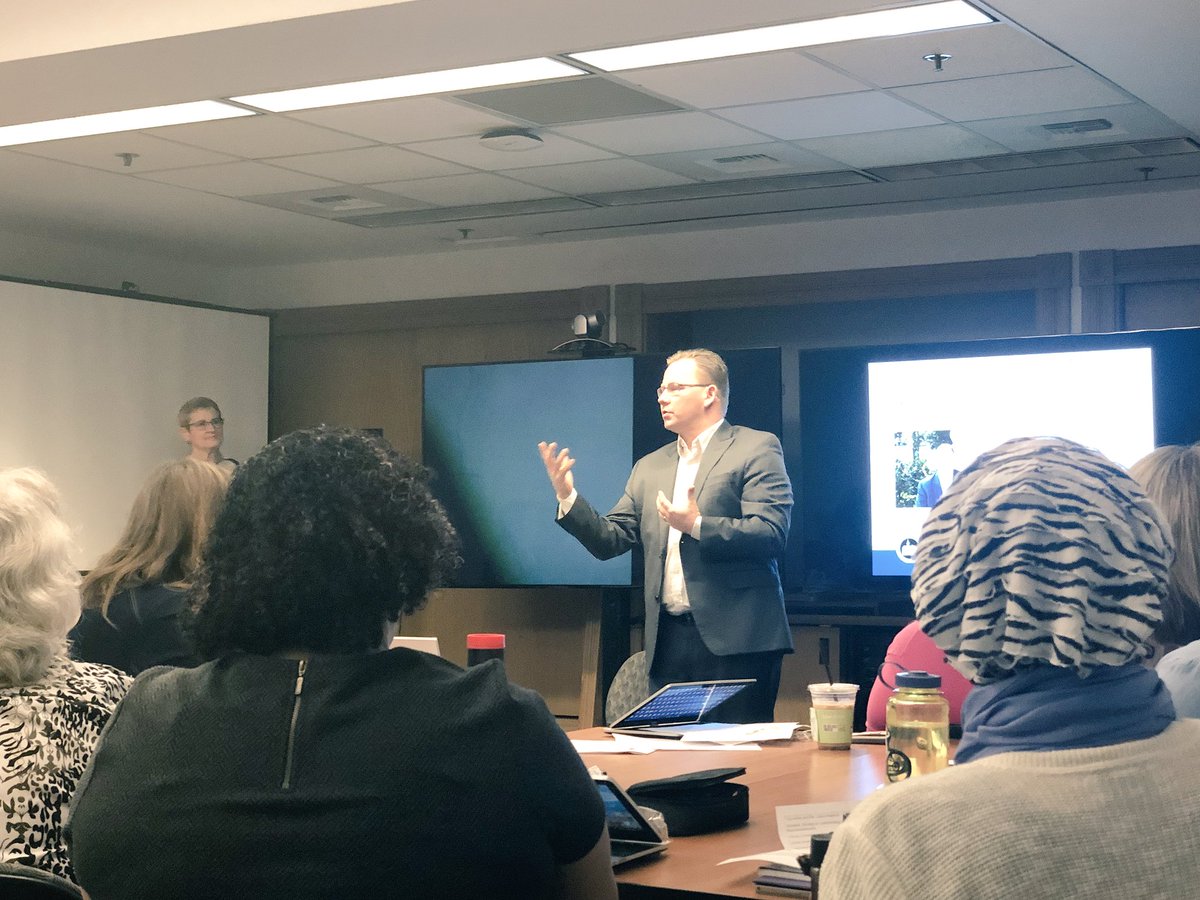 waOSPI's tweet photo. That’s a whole lot of knowledge in one room! 👀😮🍎 Supt. Reykdal talked with the OSPI Learning &amp; Teaching team about standards and the future today! #TeamOSPI #WAedu https://t.co/SAhXnspkcL