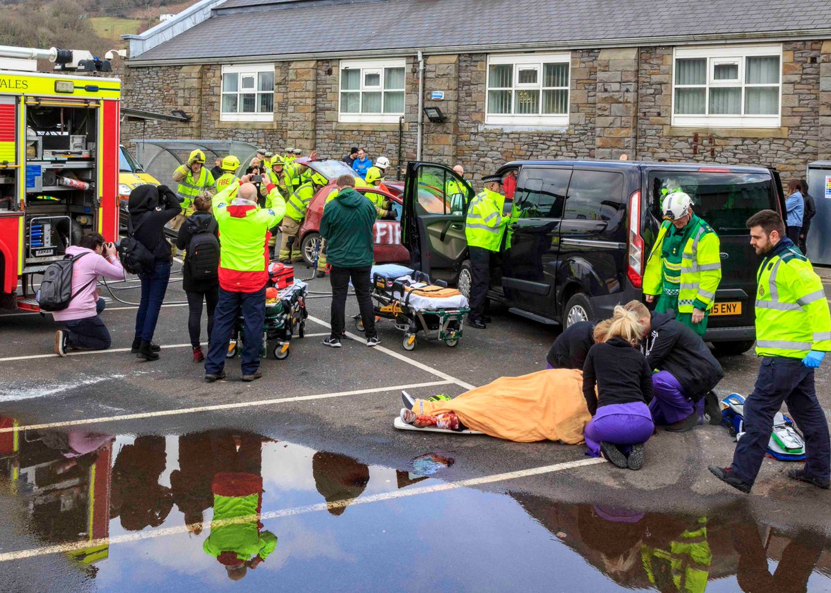 MLofthousePJ's tweet photo. Today's #bluelightexercise in Glyntaff πΈ I was instructed to cover Gwent Police during the activity. I mixed it up with 2 cameras, one telephoto, one standard zoom. I tried different angles and viewpoints of the superbly acted out mock car crash. Great experience! #photoJstudent https://t.co/JulYUVD0sf