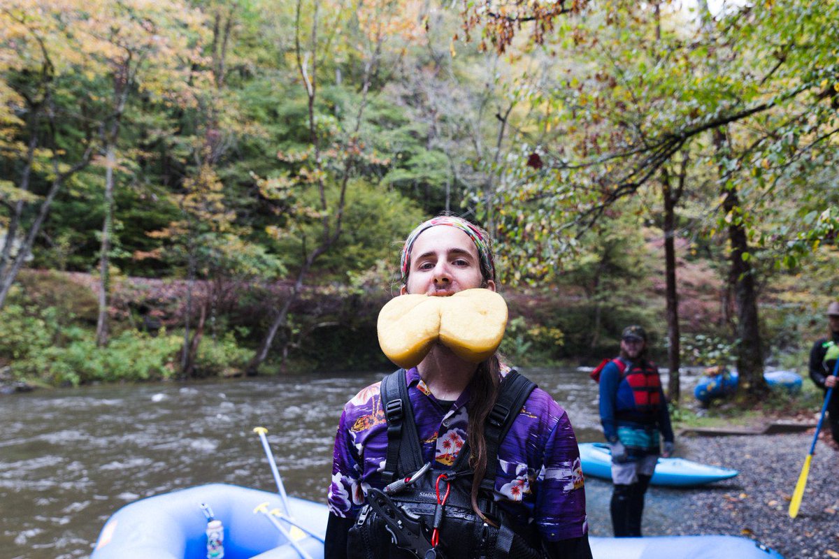 OldSchoolSWO's tweet photo. Here's to fun filled days on the river! #OLDS #fallOLDS17 #river #guidetraining #gapsemester https://t.co/9BoZ3fkLTz