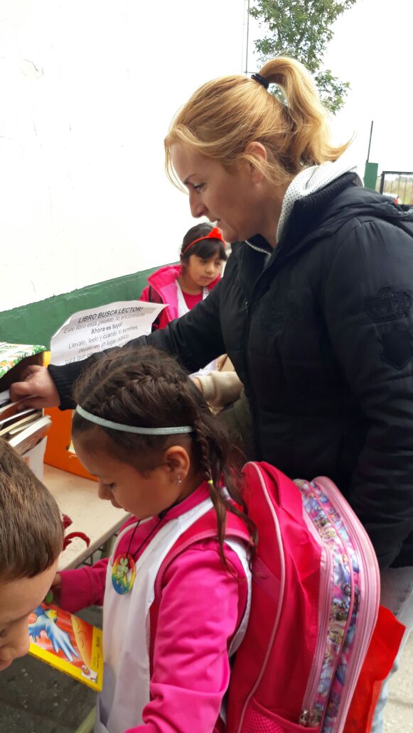 CasadeVeinte's tweet image. Sembrando libros en distintos puntos de la ciudad.
#siembradelibros #LIBROSPERDIDOSMDP