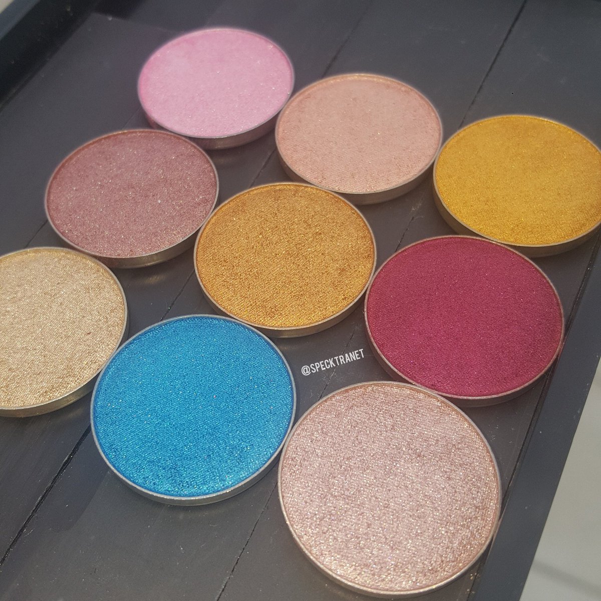 specktranet's tweet photo. @looxi_beauty PRECIOUS METALS 2 eyeshadows launch March 23rd ❤❤ More info on our forum ☄ https://t.co/NP2BE0HnYn