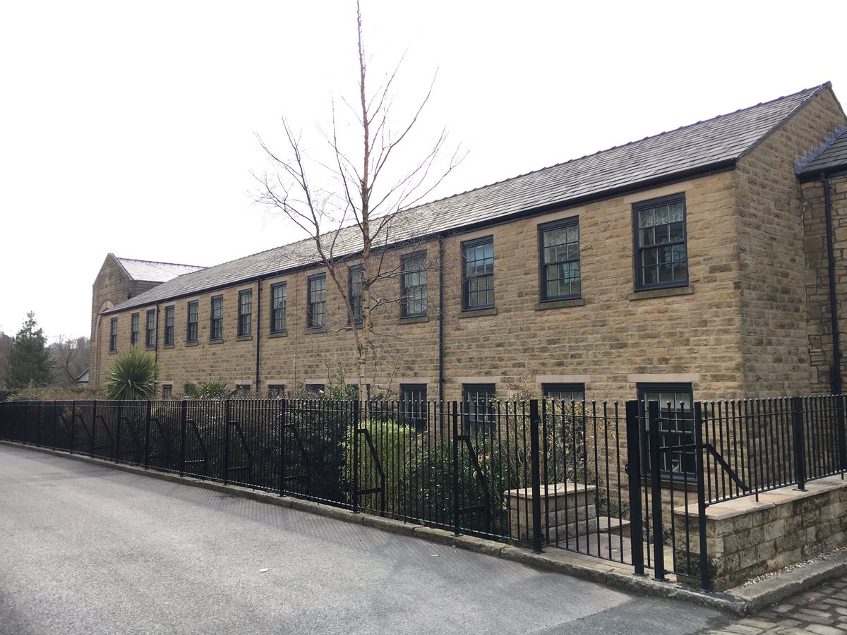 This historic private estate managed by @PremierEstates_ was looking particularly good in the sunshine this morning!