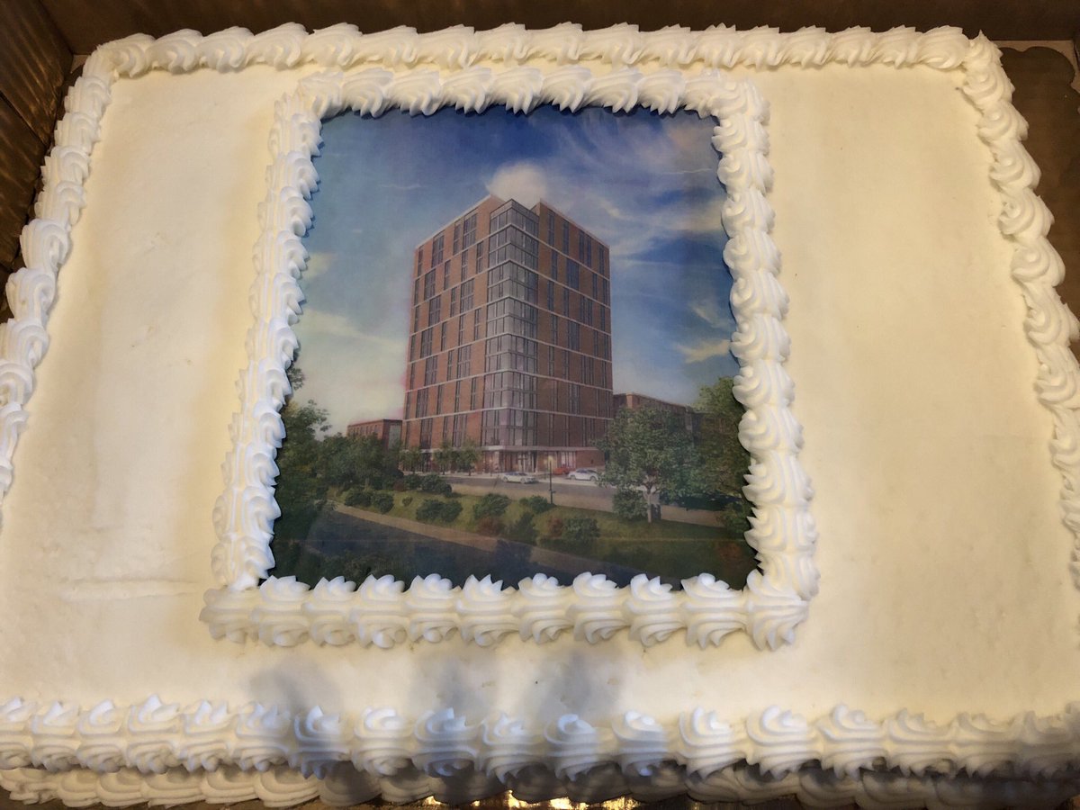 EdgeCollegeHill's tweet photo. Edge College Hill celebrated “topping off” the building today!  Thank you to everyone that attended!  #edgecollegehill #toppingoff #downtownprovidence #providence #rhodeisland https://t.co/mHr9gGBtxa