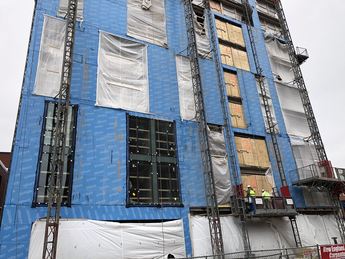 EdgeCollegeHill's tweet photo. Edge College Hill celebrated “topping off” the building today!  Thank you to everyone that attended!  #edgecollegehill #toppingoff #downtownprovidence #providence #rhodeisland https://t.co/mHr9gGBtxa
