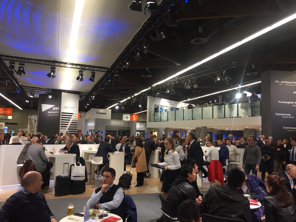VekaIberica's tweet photo. Nuevos productos, conceptos innovadores y servicios que garantizan un futuro exitoso en el stand de #VEKA en #FENSTERBAUFRONTALE #pvcveka #grupoveka #vekalídermundialensistemasdeventanasdepvc https://t.co/YftuC94ncl