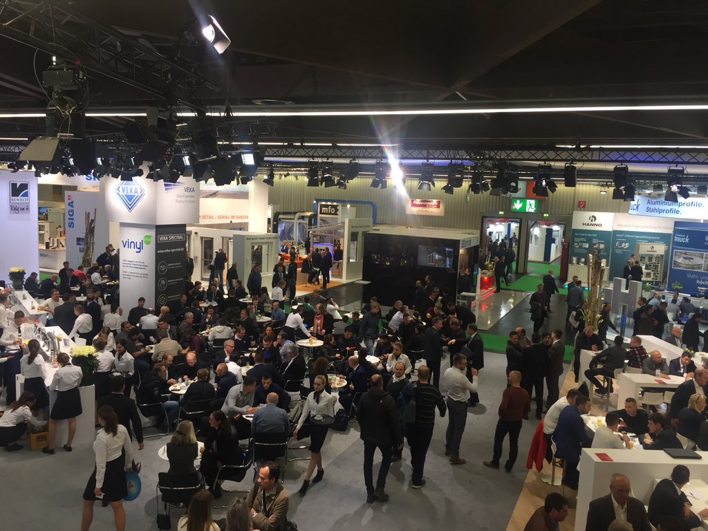 VekaIberica's tweet photo. Nuevos productos, conceptos innovadores y servicios que garantizan un futuro exitoso en el stand de #VEKA en #FENSTERBAUFRONTALE #pvcveka #grupoveka #vekalídermundialensistemasdeventanasdepvc https://t.co/YftuC94ncl