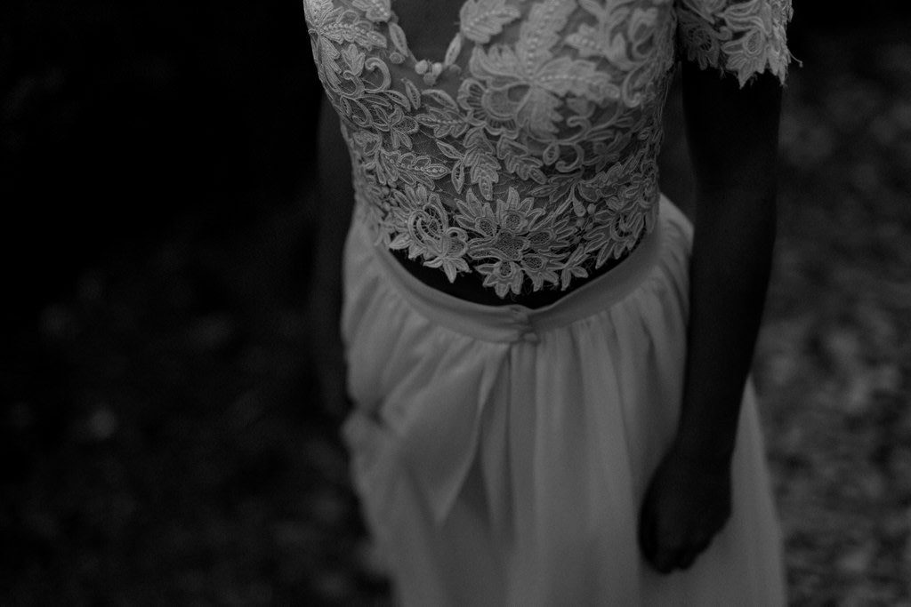 LBanshoya's tweet photo. How crazy beautiful are those #embroidery details on this #weddingdress ? https://t.co/riq1661hVD