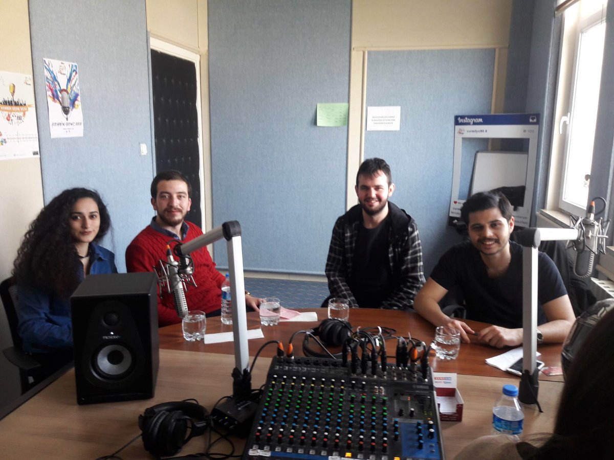 SektorelE's tweet photo. Sivas Kent Konseyi Gençlik Meclisi Spor Faaliyetleri Sorumlusu Ferhat Arslan bu hafta misafirimiz. 98.6 #CuRadyo'da an itibariyle yayındayız.#Radyonuzunsesiniaçın
📻Fm: 98.6
🌎 https://t.co/VWHtjPQrq6 https://t.co/lLzwHDNkNd