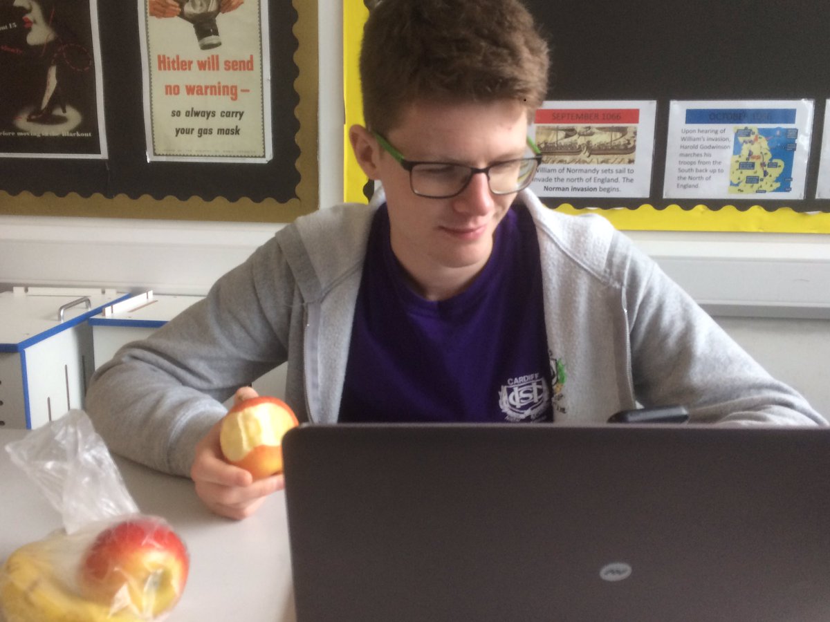 Some hardcore research going down at history club. Get here ASAP in room G3, home of the #oldboys 🌹