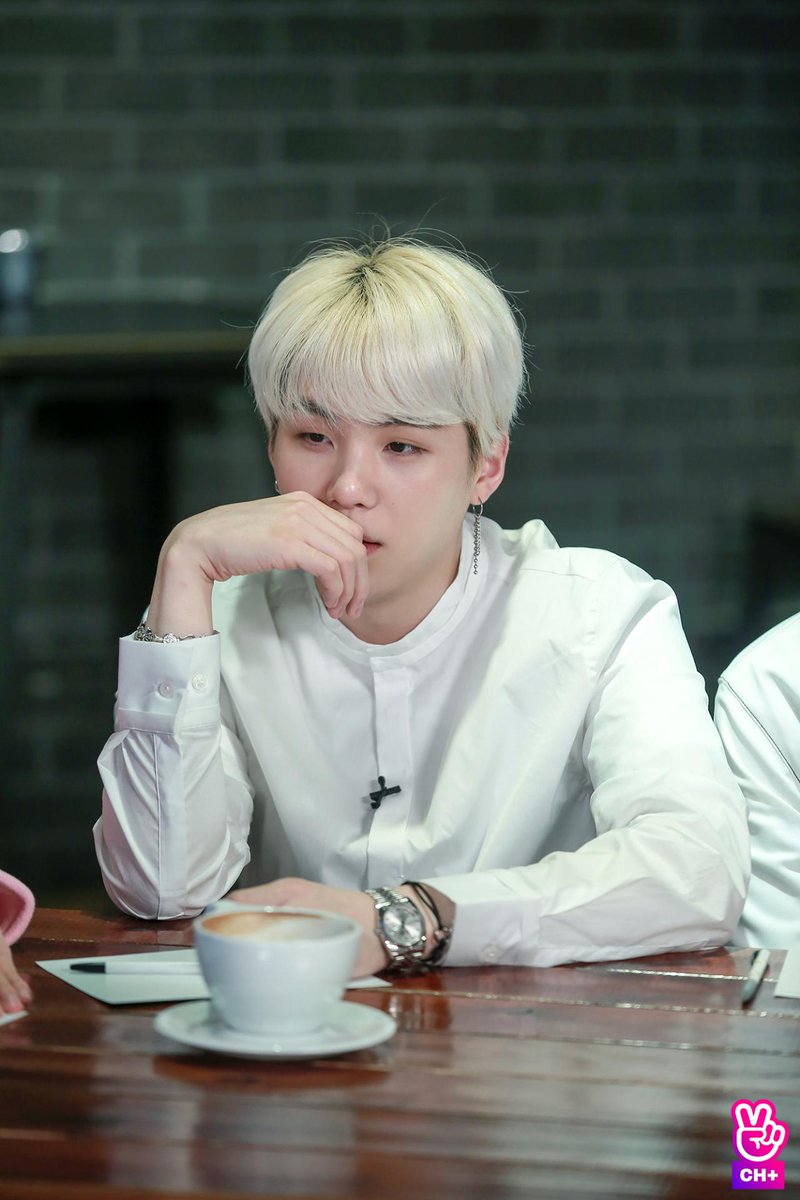 bangtanpIus's tweet photo. [BTS V OFFICIAL]
-
RUN BTS! 2018 - Epi.45
Behind the scene 1/4
-
[4/4] https://t.co/nxbzXvAOPc