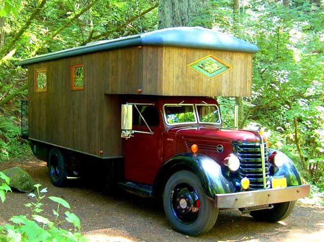 LoadFTI's tweet image. Retweeted Jack Roberts (@By_JackRoberts):

Some of the 4th or 5th lives old trucks live get really unusual. Like these custom motor home conversions.