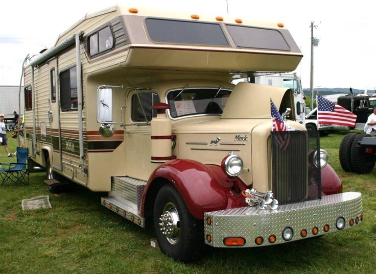 LoadFTI's tweet image. Retweeted Jack Roberts (@By_JackRoberts):

Some of the 4th or 5th lives old trucks live get really unusual. Like these custom motor home conversions.