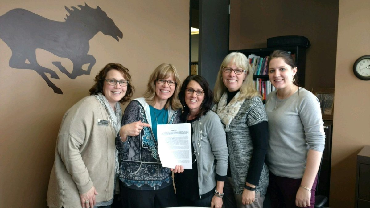 KHnmathers's tweet photo. We are excited to welcome @jrbonnst @DrVteacher @kiddielitprof @MaryRisacher to the @KendallHuntHE ! POWERFUL #teaching coming Spring 2019! #khoncampus https://t.co/yTYoHI2hBK