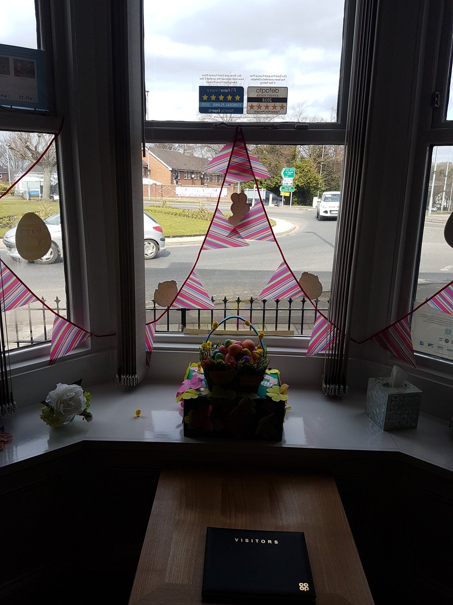 samphipps86's tweet photo. @CoopFuneralcare Congleton. Easter Window Display xx https://t.co/Kj5odhd3ct