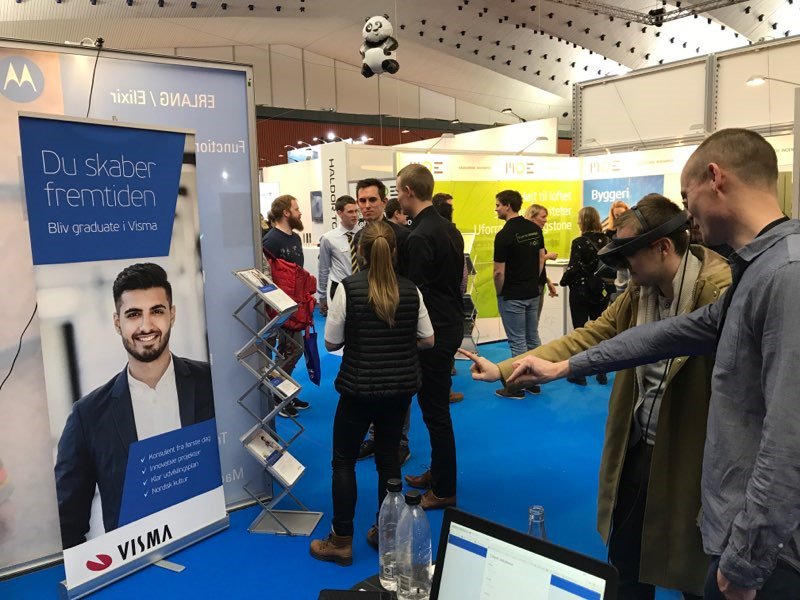 Kom, kom, kom! Så er det i dag og i morgen, #Visma er at finde på DSE Messen 2018. Mød Sidsel, Andreas og Jesper, som står klar til at fortælle dig om, hvordan det er at være graduate i Visma, og prøv vores super sjove #AR-spil, som vores graduates selv har opfundet. Vi ses! :-)