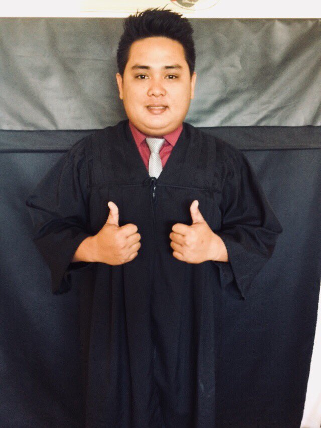 SirEldrian's tweet photo. GradWaiting 👨‍🎓🎓 https://t.co/QaIoEMsZgV