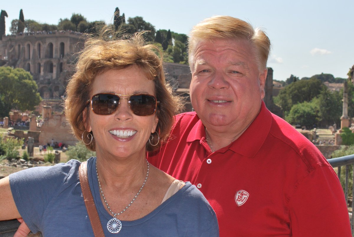 Thank you Jeff and Kay Edwards for your gift to Student Veteran Services Because of you, we are able to provide leadership training for our military affiliated students.   bit.ly/2G3Bw5Z #piratenationgives  <a href="/InnerPirate/">soni</a> East Carolina University <a href="/EastCarolina/">ECU</a>