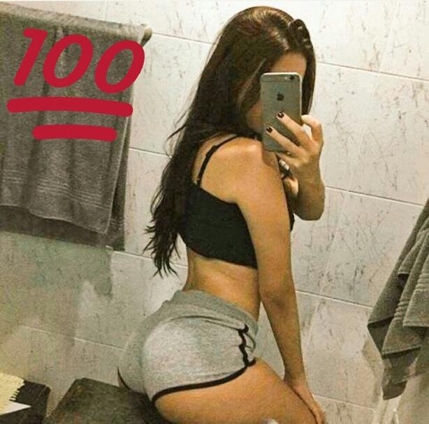 ilayd16's tweet photo. Ne demek yani yeni telefon ? 😙 "Telefonun modelini bilenin profil fotoğrafını beğenicem" 😂 (Zor) https://t.co/pcXNiZAM61