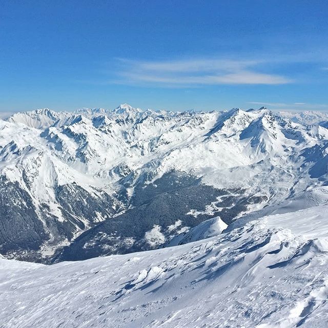 alexbeevers91's tweet photo. Blue sky, bon ski
.
.
.
.
.
 #naturelovers #awesome_earthpix #liveauthentic #thecreative #livefolk #mountainlove #gottalove_a_ #instamountain #nature_perfection #snow #freshpowder #ski #powpowpow #snowboarding #snowsnowsnow #snowboard #snowdrift #snowfla… https://t.co/Id0dgY8Wrj https://t.co/3QFxruFaHC