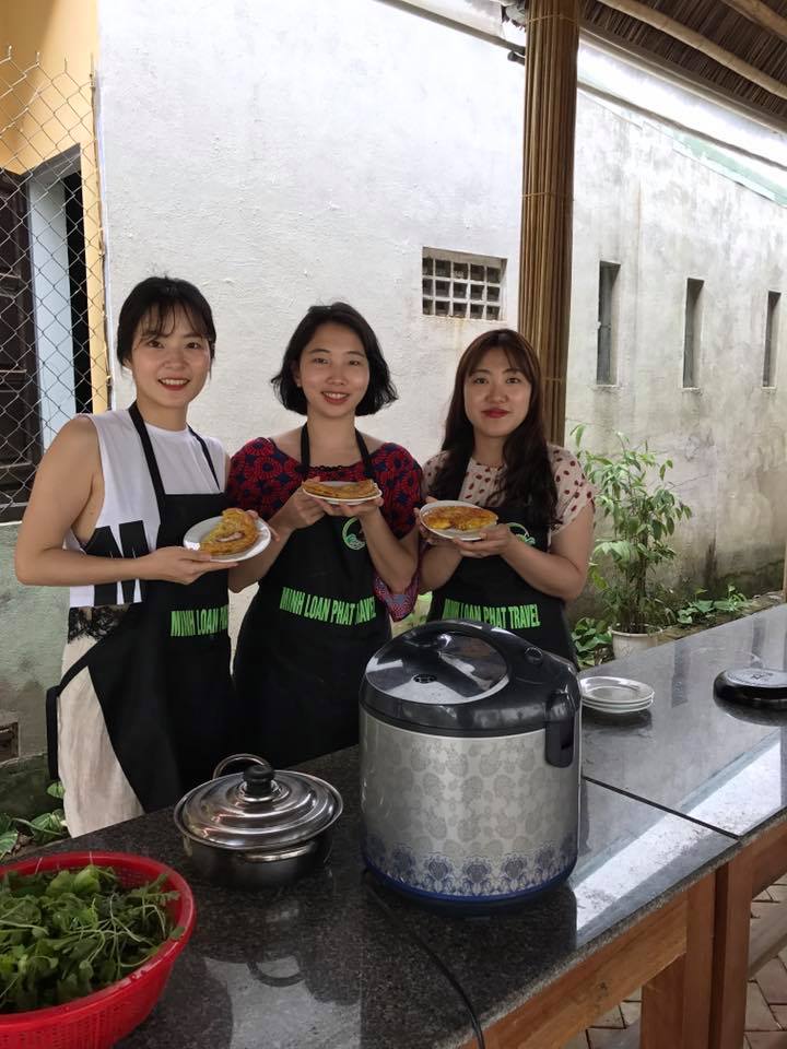 HA_cookingclass's tweet photo. Korean girls with @HA_cookingclass 
#hoiancookingclass
#callus0914757533
https://t.co/stYBtGu2Za https://t.co/2GH9uDGvLd
