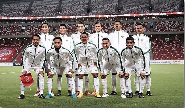 NewsArema's tweet photo. Full Time : #Singapura U-23 (0)-(3) #INDONESIA U-23
#Febri Hariyadi
#Hargianto
#Septian David Maulana
..
Komentar umak?
..
Salam 1 Jiwa
#Timnas #Indonesia #TimnasIndonesia #TimansU23 #IndonesiaU23 #TimnasIndonesiaU23 #Ujicoba #TimnasDay #NewsArema https://t.co/loXx440AbS https://t.co/iMhQapftgp