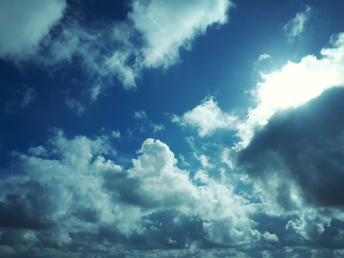 Wie maakt de mooiste "Blue Skies" foto van Nederland? 
📷📷📷
Use #BSF18
blueskiesfestival.nl