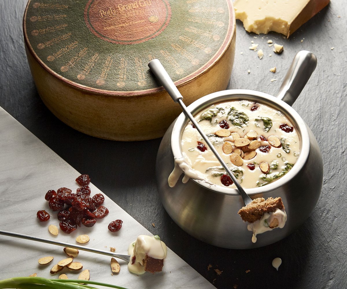 TheMeltingPot's tweet photo. The Champ is back! Starting April 11, we're melting down the award-winning Roth Grand Cru Surchoix into 3 unique recipes, like the Sherry Cherry fondue! Want to learn more? Stay tuned for details on our next Facebook Live with @FondueChefJason. https://t.co/oTUXXU4frQ