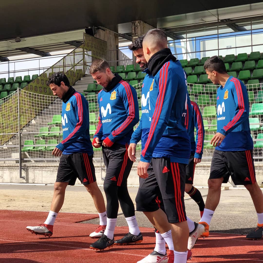 Sr4Egypt's tweet photo. Training Spain National team 🇪🇸💪🏻😍
@SergioRamos @SeFutbol
For More Follow 👉 @SR4EGYPT 🔥
°
#SR4EGYPT #sergioramos #sr4 #ramos #realmadrid #madridista #halamadrid #madrid #laliga #championsleague #real #ramista #egypt #supercap #spain #supercup #super #espana #RMliga #UCL https://t.co/ErOcnw4rqE