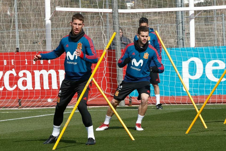Sr4Egypt's tweet photo. Training Spain National team 🇪🇸💪🏻😍
@SergioRamos @SeFutbol
For More Follow 👉 @SR4EGYPT 🔥
°
#SR4EGYPT #sergioramos #sr4 #ramos #realmadrid #madridista #halamadrid #madrid #laliga #championsleague #real #ramista #egypt #supercap #spain #supercup #super #espana #RMliga #UCL https://t.co/ErOcnw4rqE