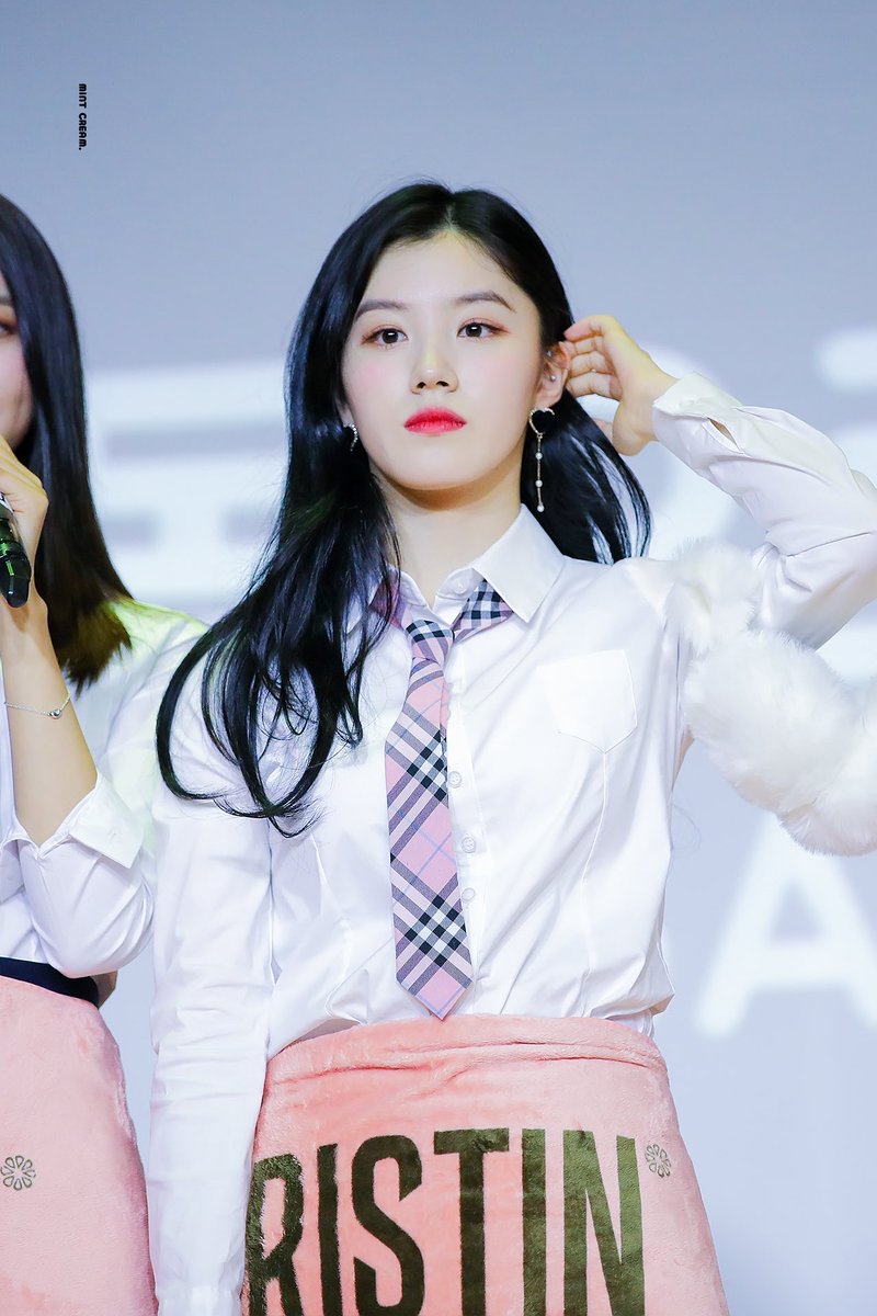 mintcream1114's tweet photo. 170321 ~ 180321 😬
#시연 #프리스틴   
#날씨좋음 #시연하세요 https://t.co/u3ZPzkBa36