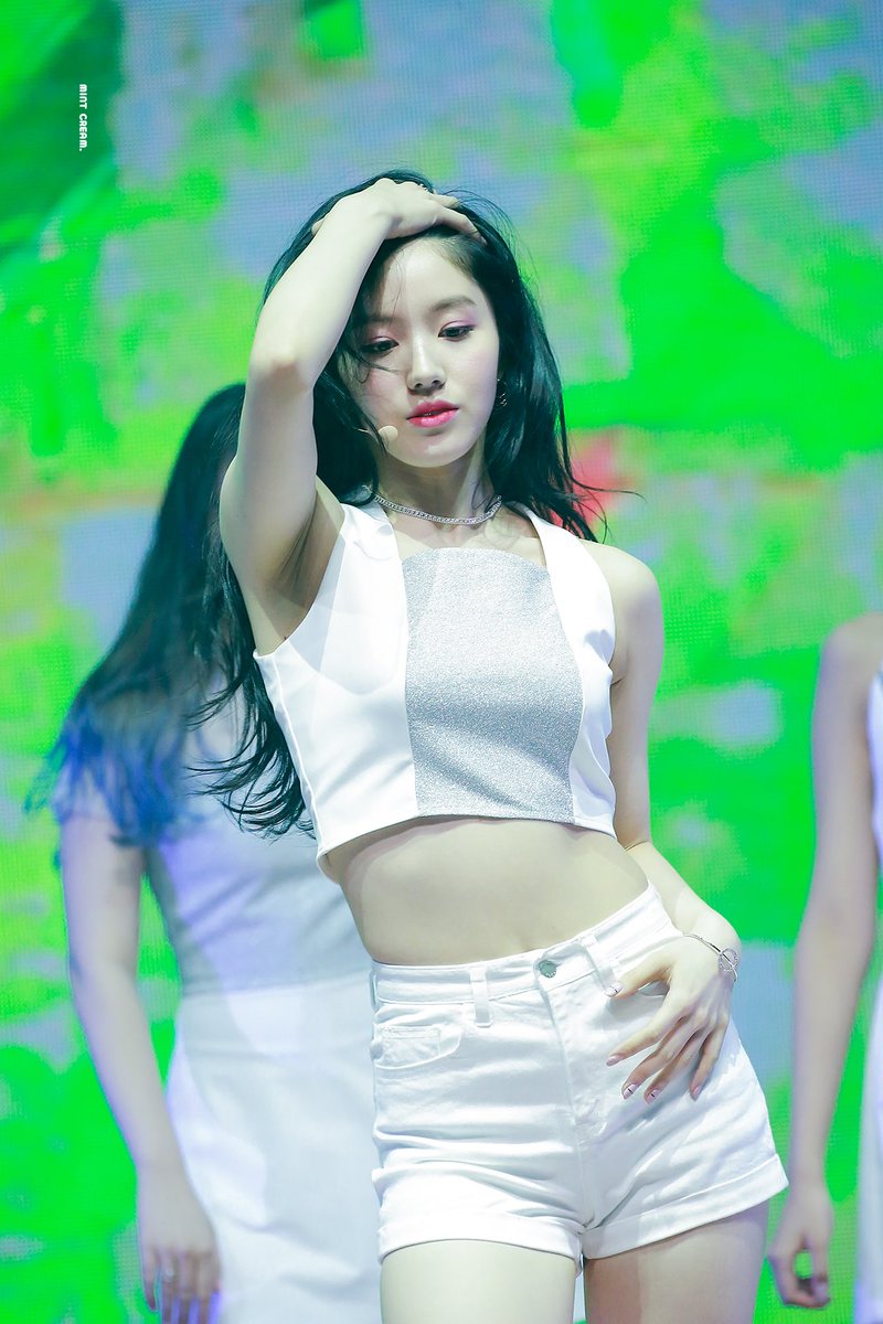 mintcream1114's tweet photo. 170321 ~ 180321 😬
#시연 #프리스틴   
#날씨좋음 #시연하세요 https://t.co/u3ZPzkBa36