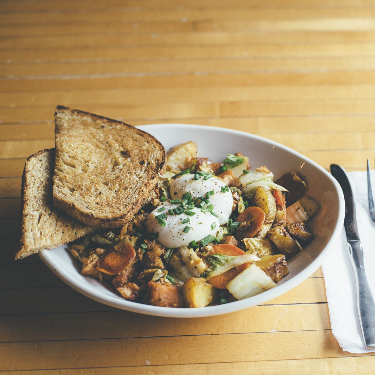 whistle_craft's tweet photo. Today’s Hash - Salmon, cabbage, onion, crimini mushrooms, sweet and gold taters with two poached eggs and toast! #dathash #breakfasthash #themudhouse #cherokeestreet #cherokeelove https://t.co/PaBGdH8ZIp