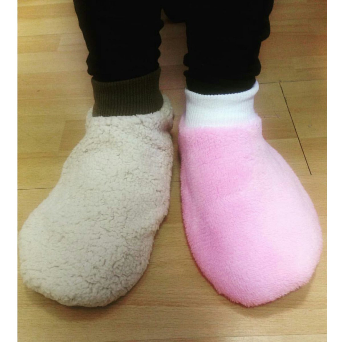 TheAllinOneCo's tweet photo. Keeping our toes nice and snug in odd onesie feet in support of World Down Syndrome Day ❤️ #wdsd18 #wouldntchangeathing #worlddownsyndromeday #onesie #odd #bespoke #createyourown #premium #cuddlefleece #lambskin #fluffy https://t.co/VQSbyOEIBL