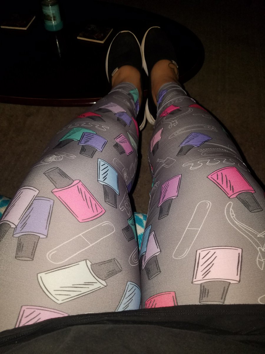 ArmyBrat_2018's tweet photo. #Leggings #nailpolish #LeggingLovers #naildesign #adorable https://t.co/hxOiF6vXdl