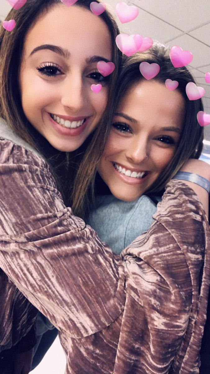 macklinn_'s tweet photo. happy birthday to these beauties ❤you are finally 18!!!!! can't wait to celly 😍 love you both so much @CowenLillie_  @brookebsmith https://t.co/v6q4XqlFP5