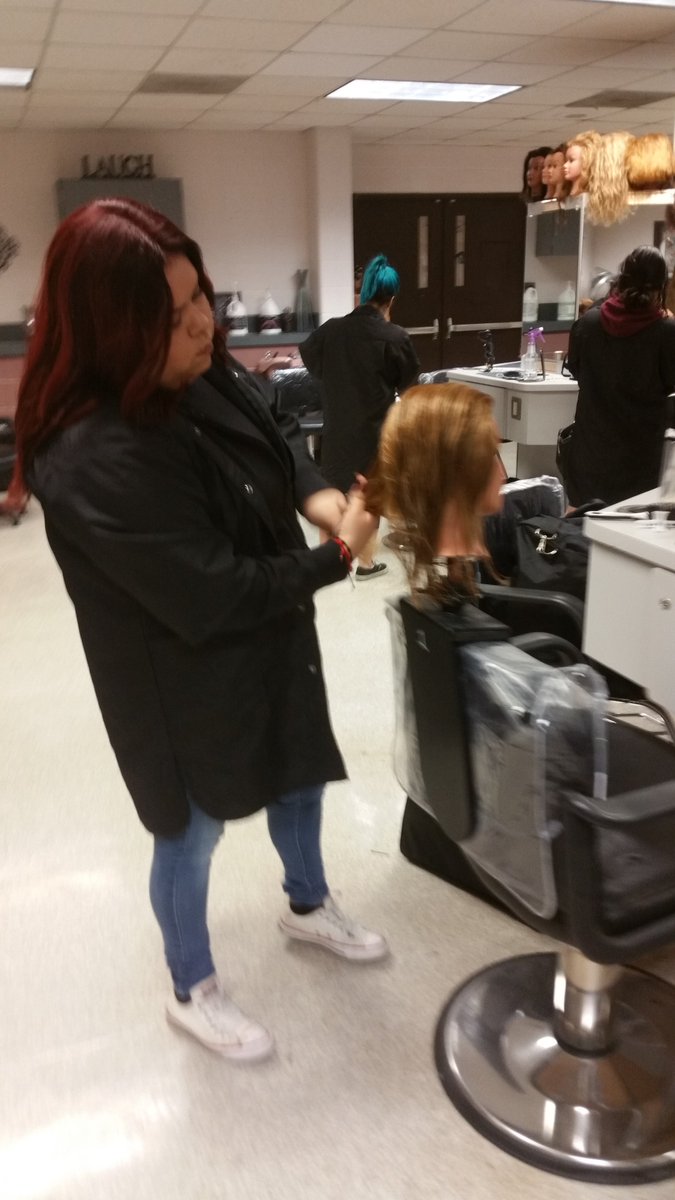 kfcosmoandcutz's tweet photo. Preparing for State Board ahead of time! 4 sections in 1 minute or less @KFCosmetology @KleinISD @KleinISD_CTE @KleinForest #KFCosmo #4sections #1minute @tdlrlicense #junior2019 https://t.co/CowbQP7wnL