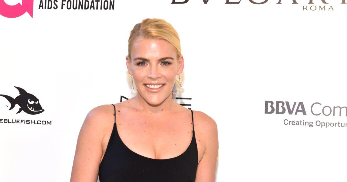 NewYorkBestOf's tweet photo. Busy Philipps hospitalized for ‘sunburned’ eyes https://t.co/hSfWvZ9OLo https://t.co/FWkGrW9EFH