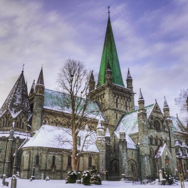 BritArchAssoc's tweet photo. Make sure you join us @SocAntiquaries for Dr Lesley Milner's paper "Links across the North Sea: The 12th-century treasure houses of Ripon and Trondheim cathedrals" on Wed 4 April.
A video will be available shortly afterwards, #BAAPoitiers conferencers!
https://t.co/xCdeLEGeMa https://t.co/PVcDCBgzkr