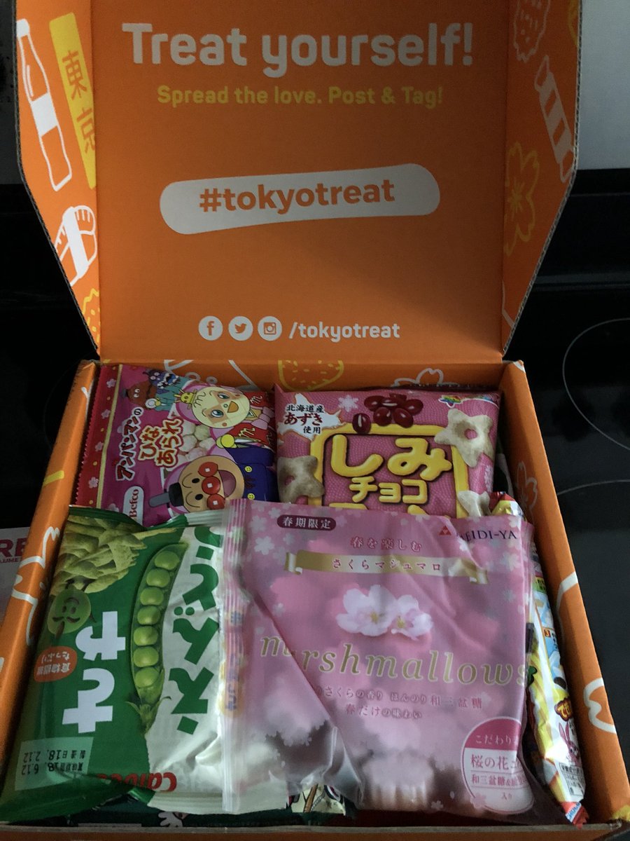 RichScar's tweet image. Yay! Finally got my first box of @TokyoTreat  Arigato!✌️#Japan