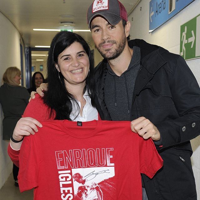 EnriquePTFC's tweet photo. The Portuguese fans are proud to support Save the Children too!! 😊
Repost By @pereirasonia2:  Munique ,15.03.2018 🇩🇪 #enriqueiglesias  #makingthetour  #munique #munich #olympiapark #olympiaparkmünchen  #enriqueiglesiastour2018 #enriqueiglesiasportuga… https://t.co/xP949Q6HCl https://t.co/w97qGkfBTc