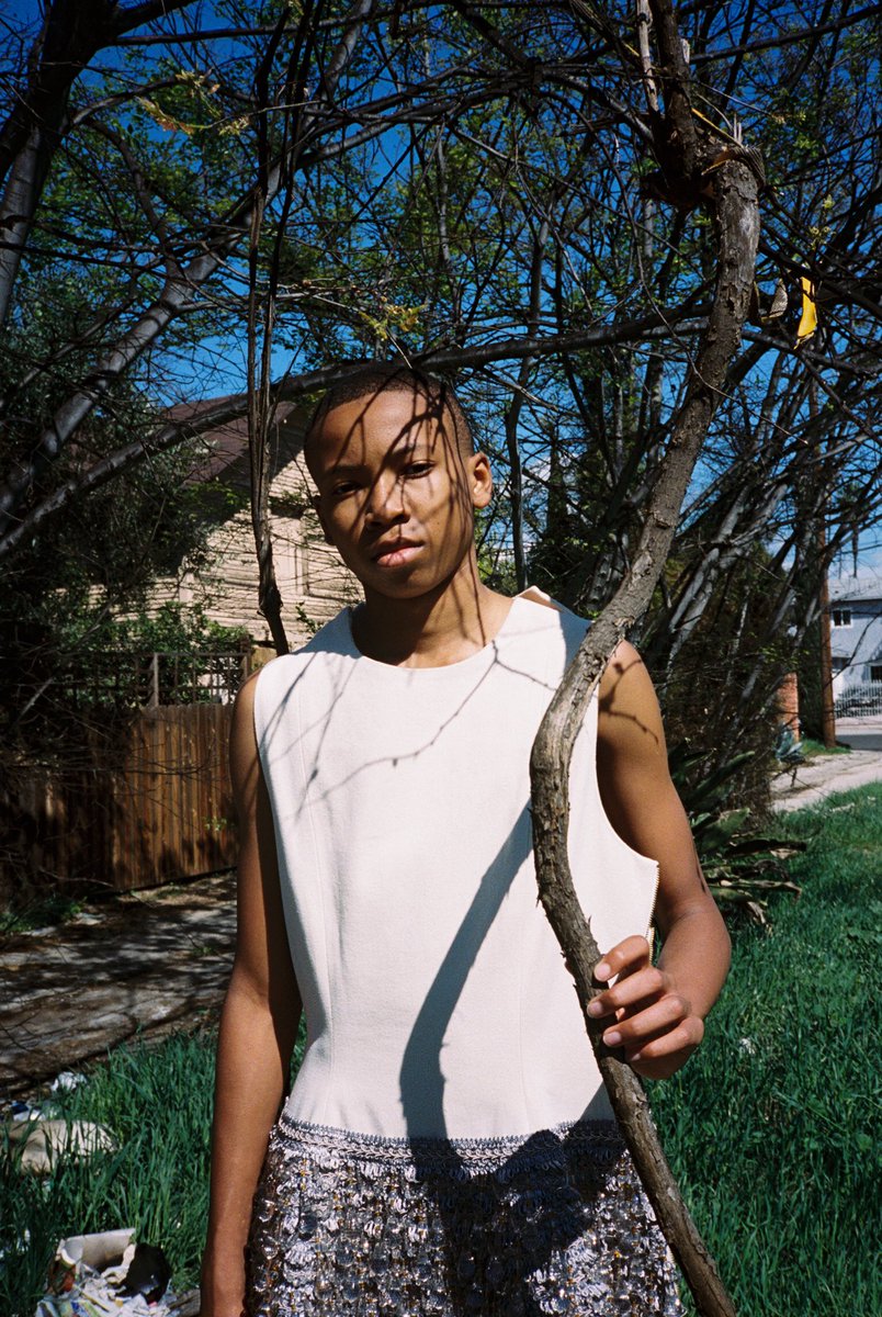 Ramdasji_'s tweet photo. Kennedy Nicholson wearing King’s Armor Beaded Top and Blue Denim Maritime Pants • Designed and Styled by @kenneth.nicholson Published by @VogueIta // Shot on Kodak Portra 400 #KennethNicholson #35mmfilm #VogueItalia #Kodak https://t.co/zkyrFnmR8P