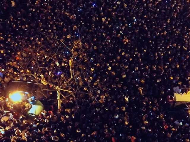 giuliotanga's tweet photo. Just another face in the crowd • Fallas 2018 https://t.co/Bic4rLAXQu https://t.co/vDQeJAqtdF
