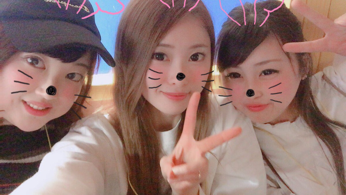 ayatechu10's tweet photo. 充実♡昨日もゆうき親子とカラオケ行って楽しんで今日もマツエクリペア行ってからみほまゆと遊んで楽しい時間だった😆💓美味しいもの食べてららミュウで遊んでニトリで新生活に向けての下見😊これで2日間仕事頑張れる😉 https://t.co/dqNUUukPwL